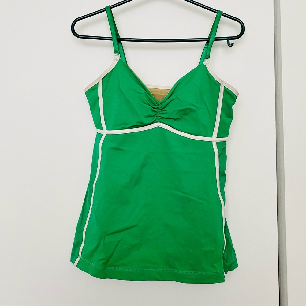 Lululemon green tank top w/ built- in bra size 6 GUC